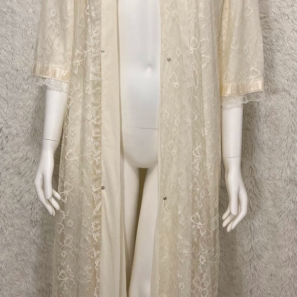 Vintage 50s/60s Odette Barsa lace overlay robe - Picture 6 of 6